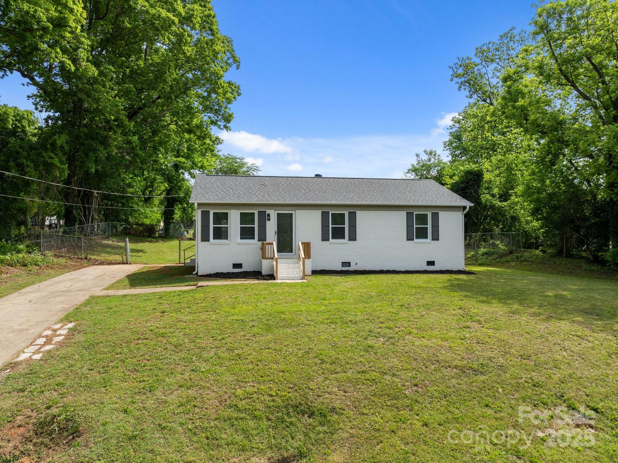 Property Photo: 109 Jackson Street NC 28144