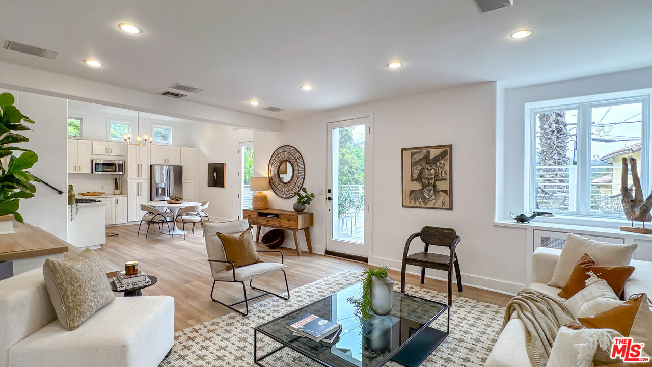 Property Photo: 7206 Sycamore Trl CA 90068