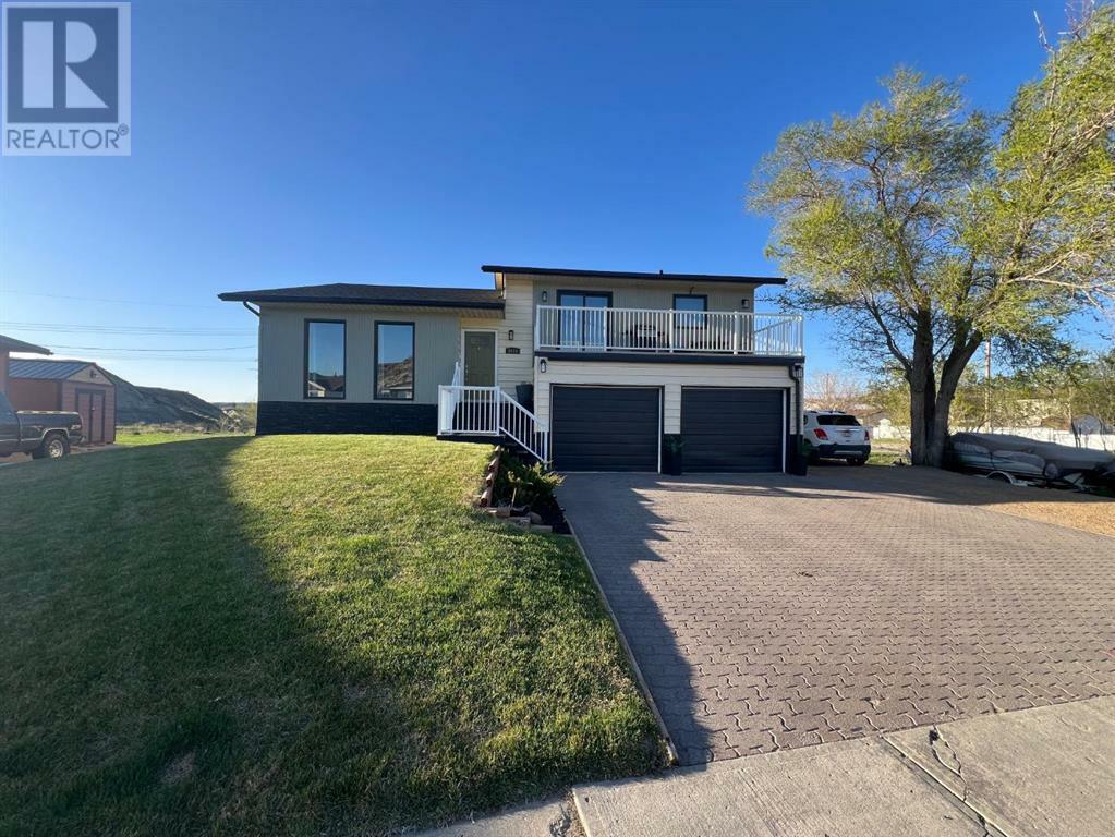 Property Photo: 1010 Twin Hill Close AB T0J 0Y6