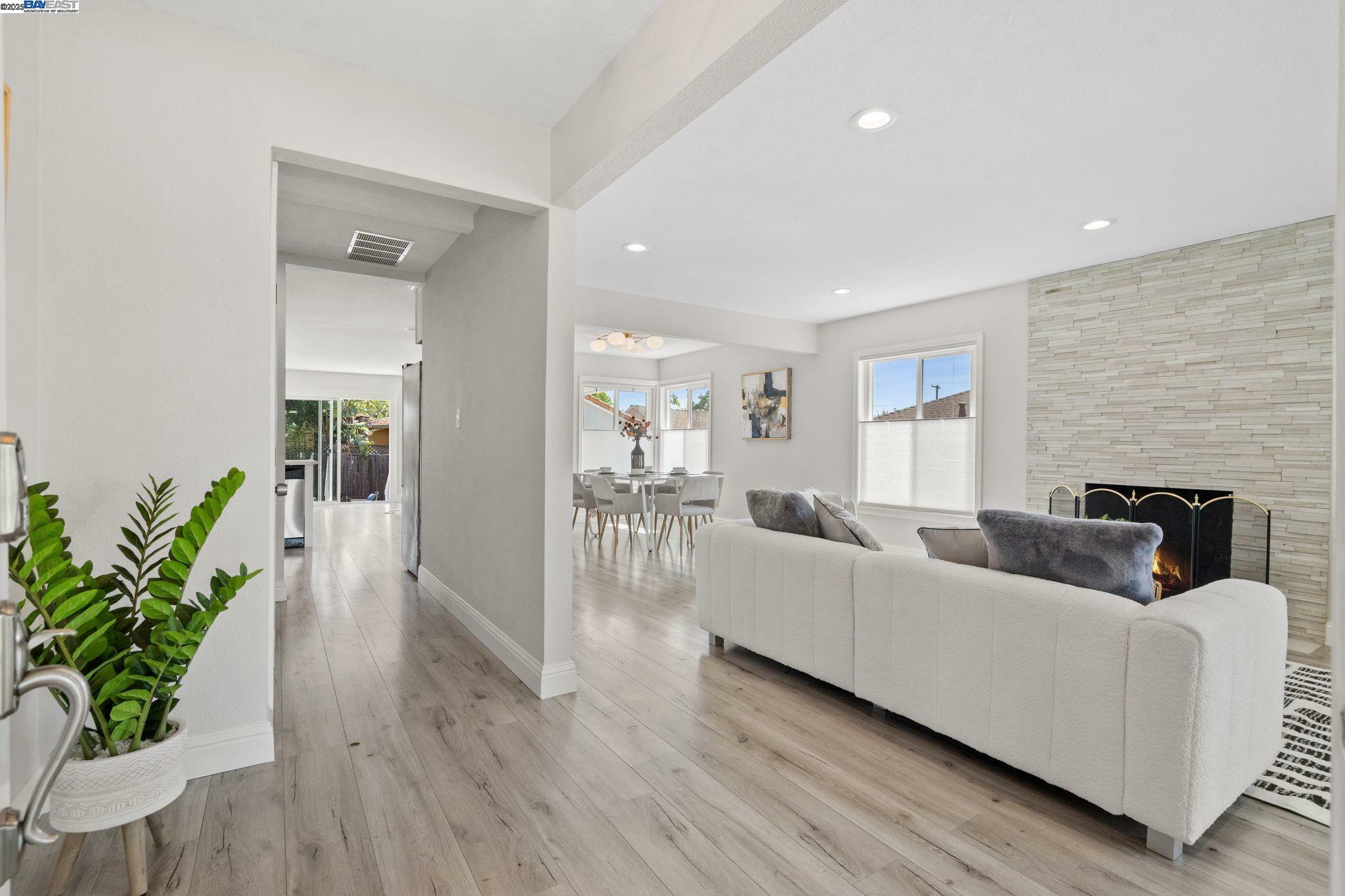 Property Photo: 955 Maud Ave CA 94577