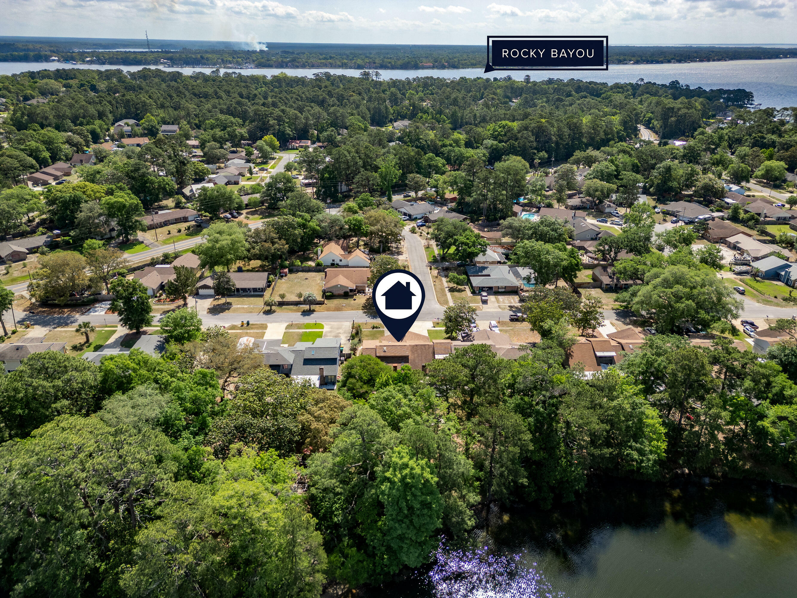 Property Photo: 1112 Pin Oak Circle FL 32578