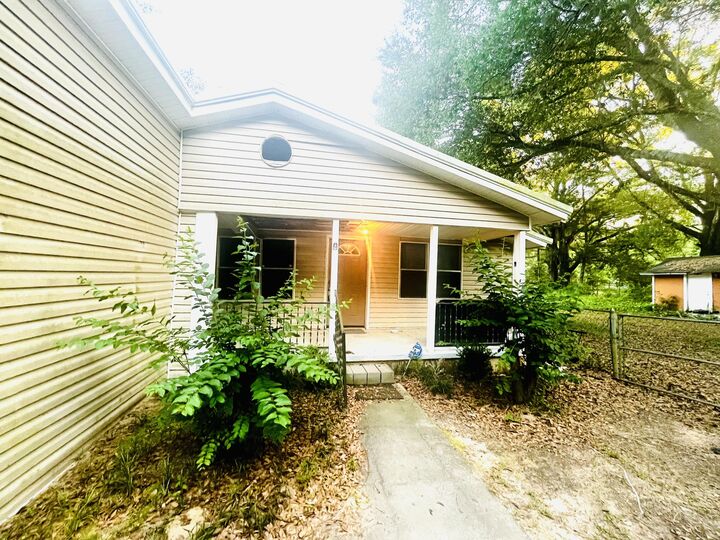 Property Photo:  3040 Register Lane  FL 32539 