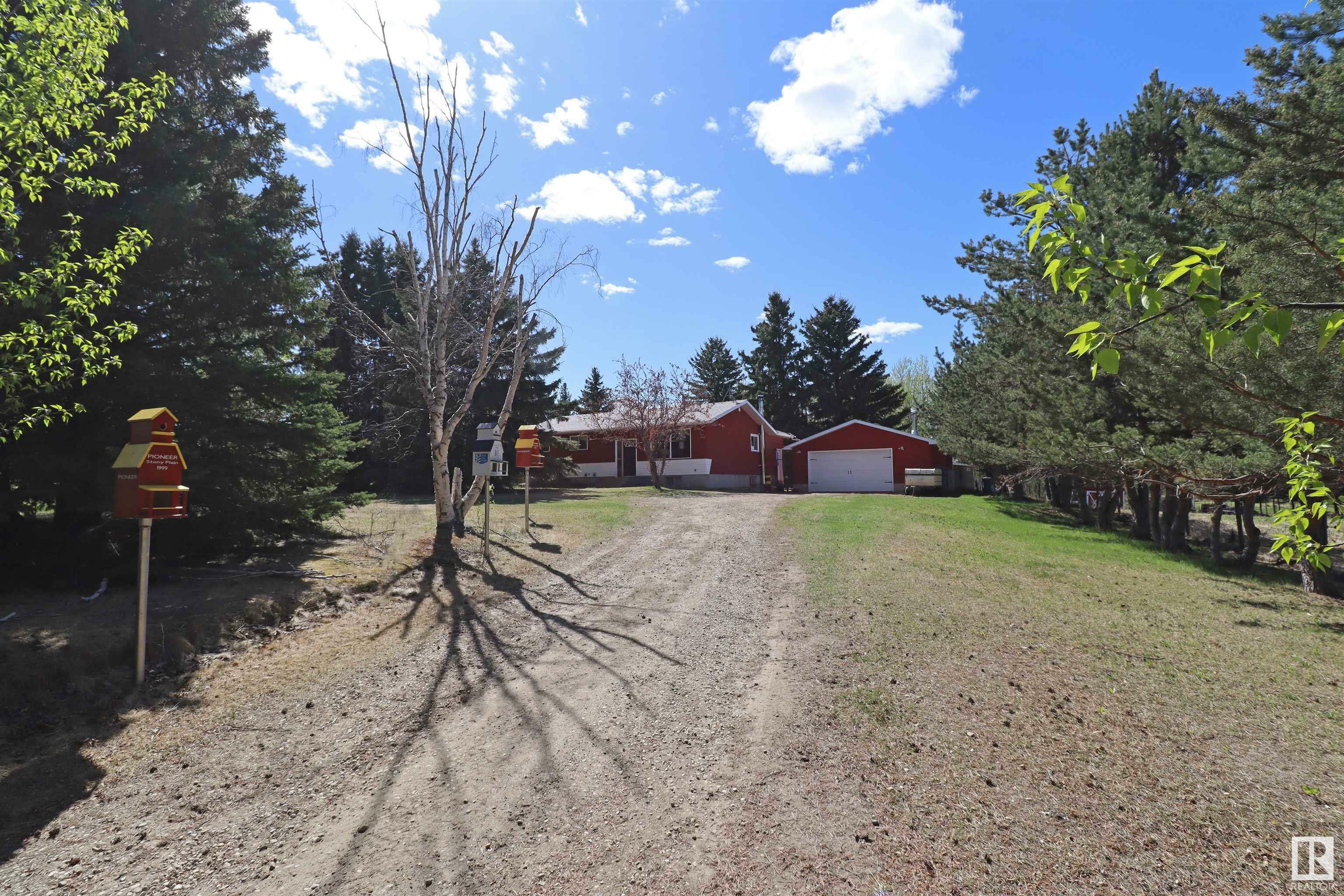 Photo de la propriété: 54 53417 Rge Road 14 AB T7Y 0B5