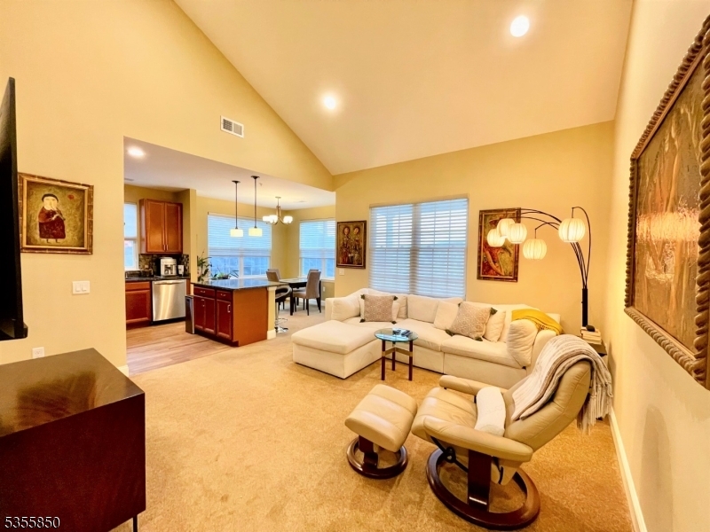 Property Photo: 4402 Ramapo Ct 4402 NJ 07457