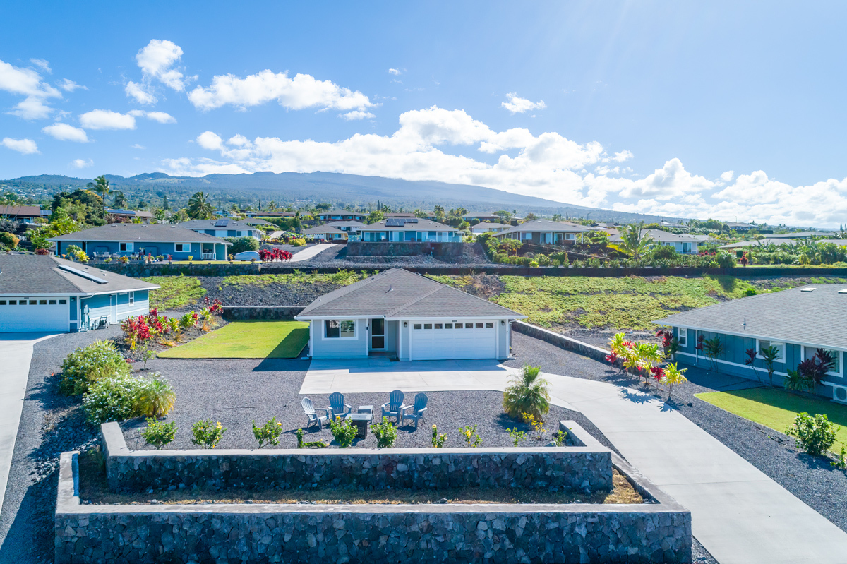 Property Photo: 73-5528 Kaiau Pl HI 96740