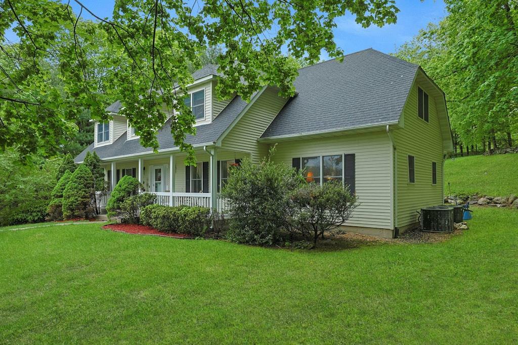 Property Photo: 5 Sherwood Farms Court NY 10980