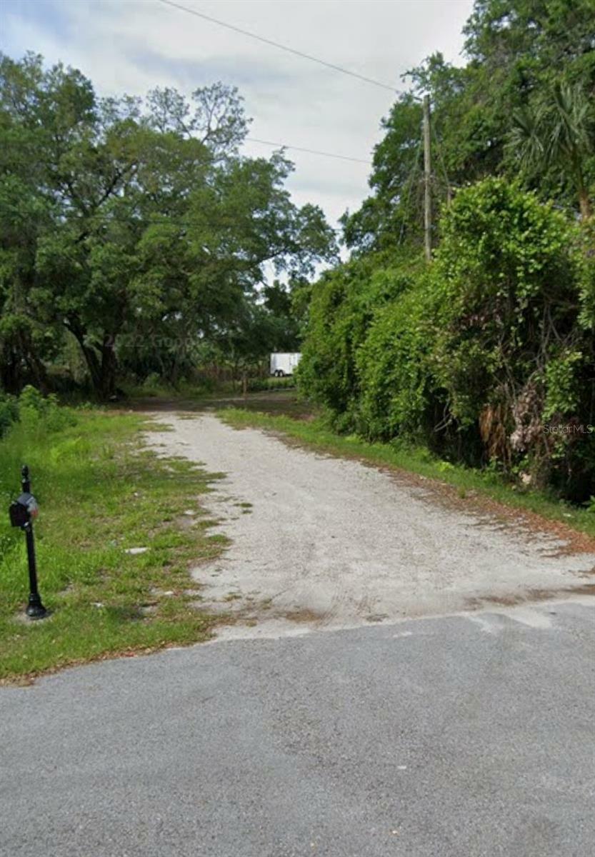 Property Photo: 6750 Creek Drive E FL 33615