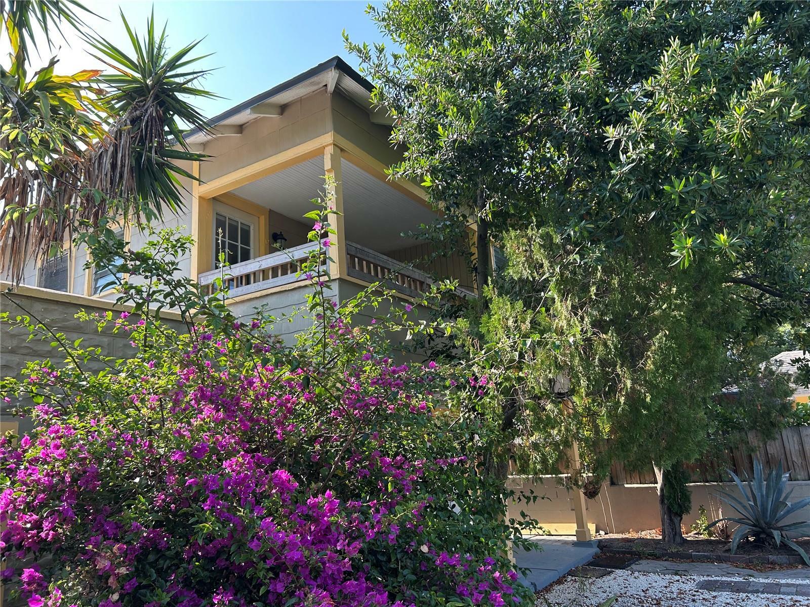 Property Photo:  943 7th Street N  FL 33701 