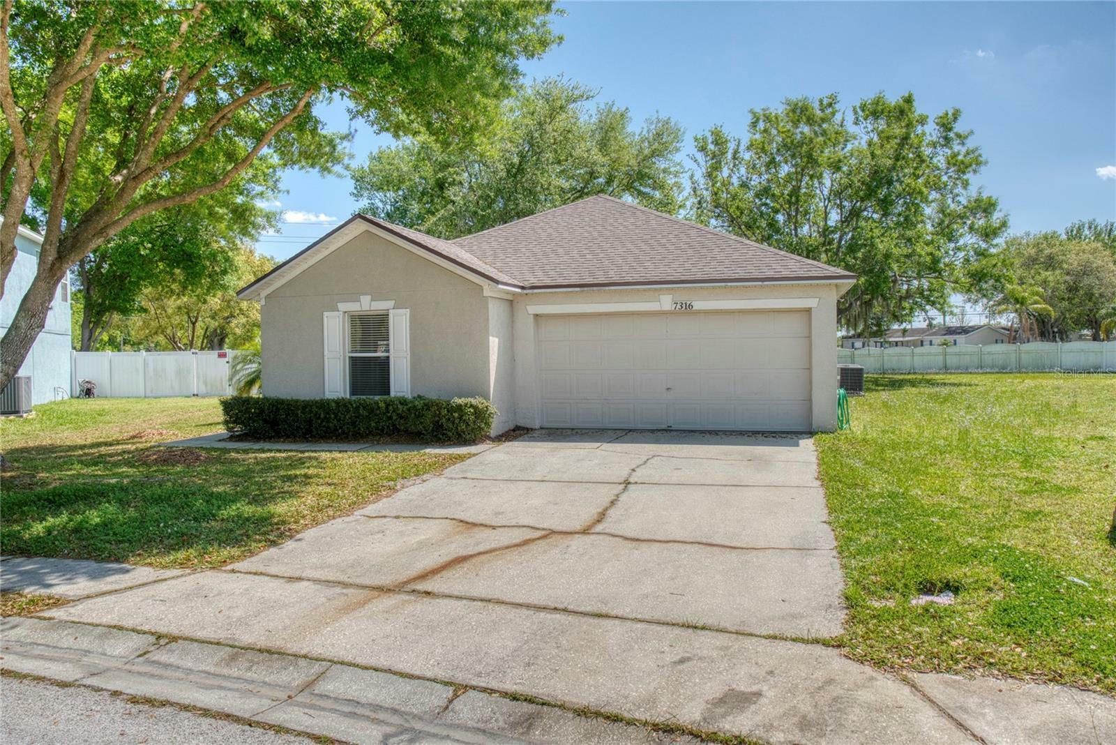 Property Photo: 7316 Hunters Greene Circle FL 33810