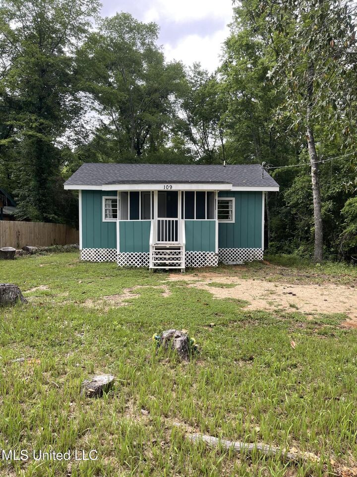 Property Photo:  109 Honeysuckle Lane  MS 39452 