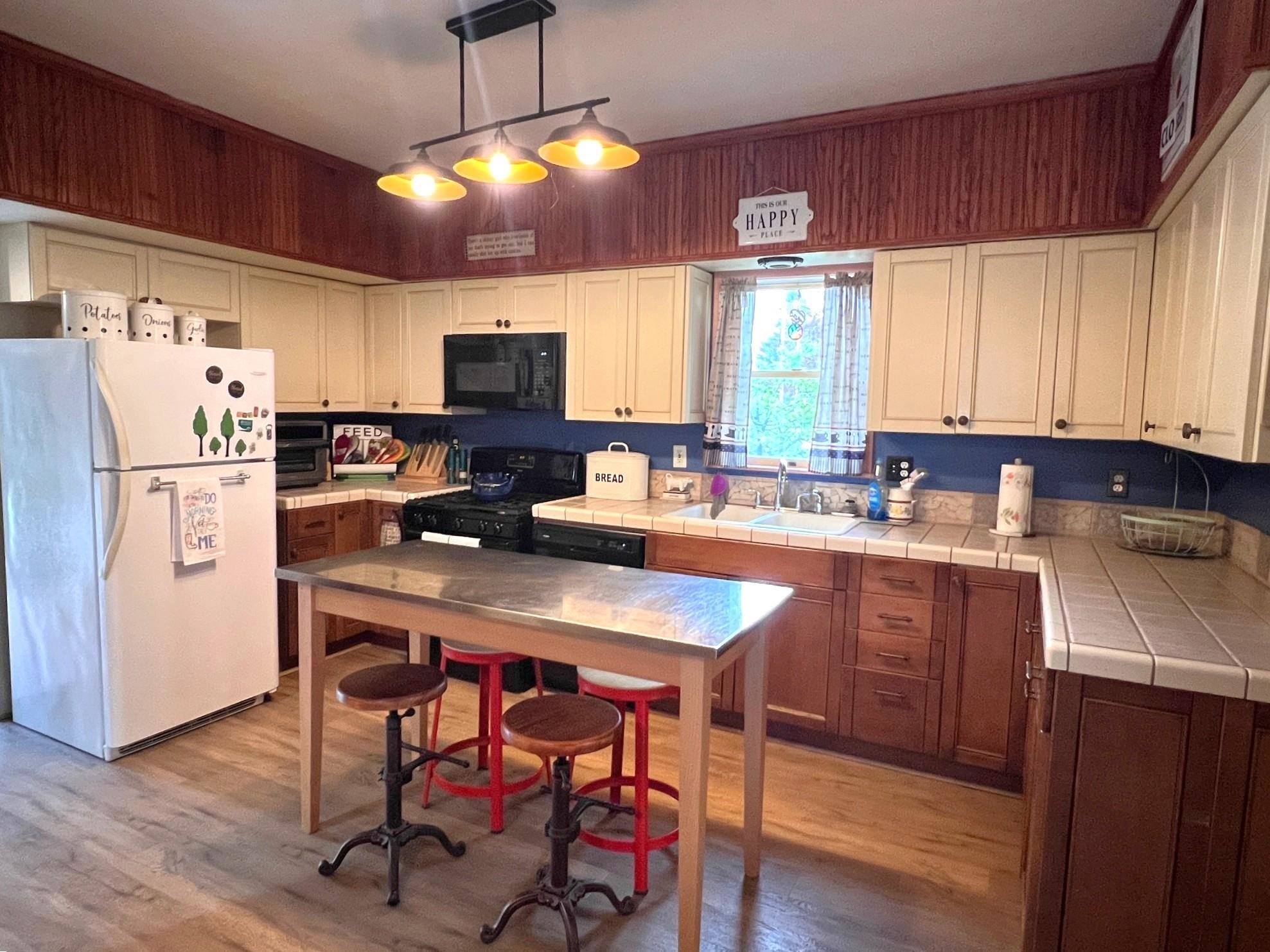 Property Photo: 105 S Morrice Road MI 48857
