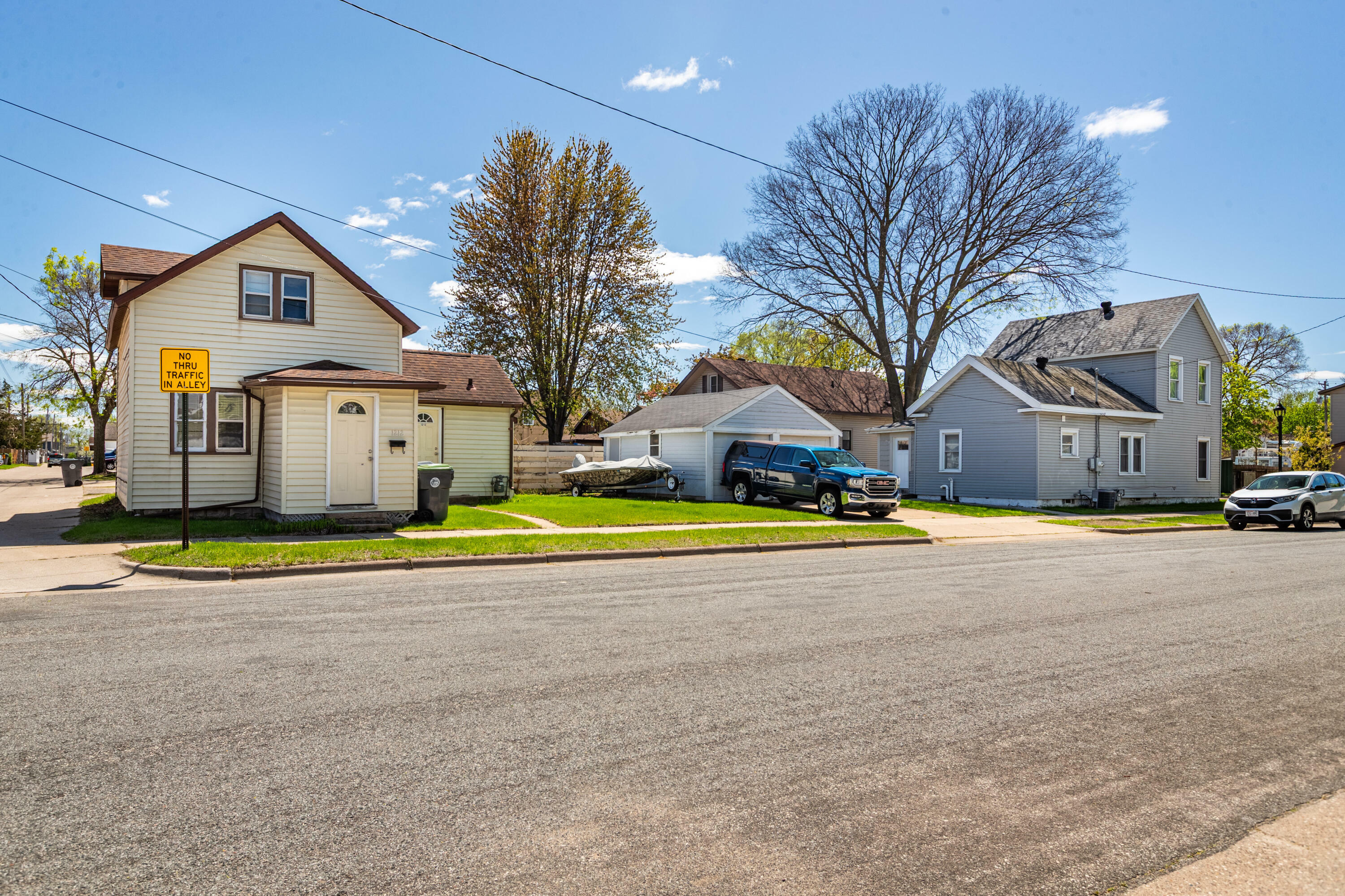 2138 George St 1212 Hayes St  La Crosse WI 54603 photo