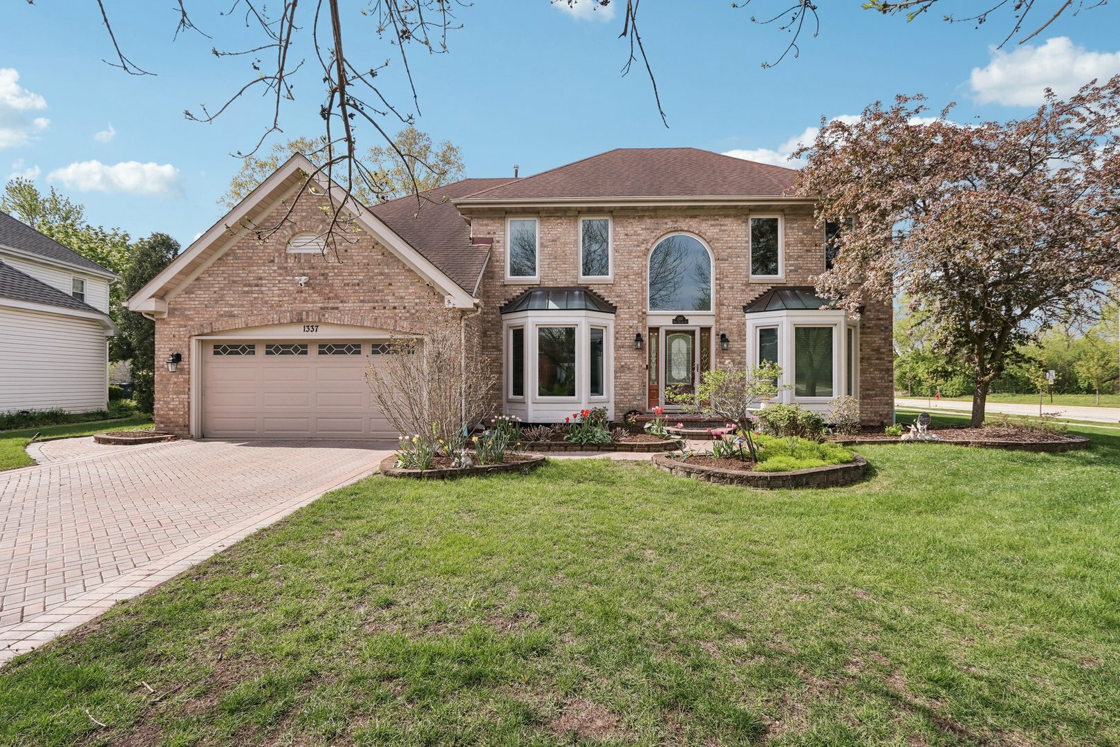 1337 E Thacker Street  Schaumburg IL 60173 photo
