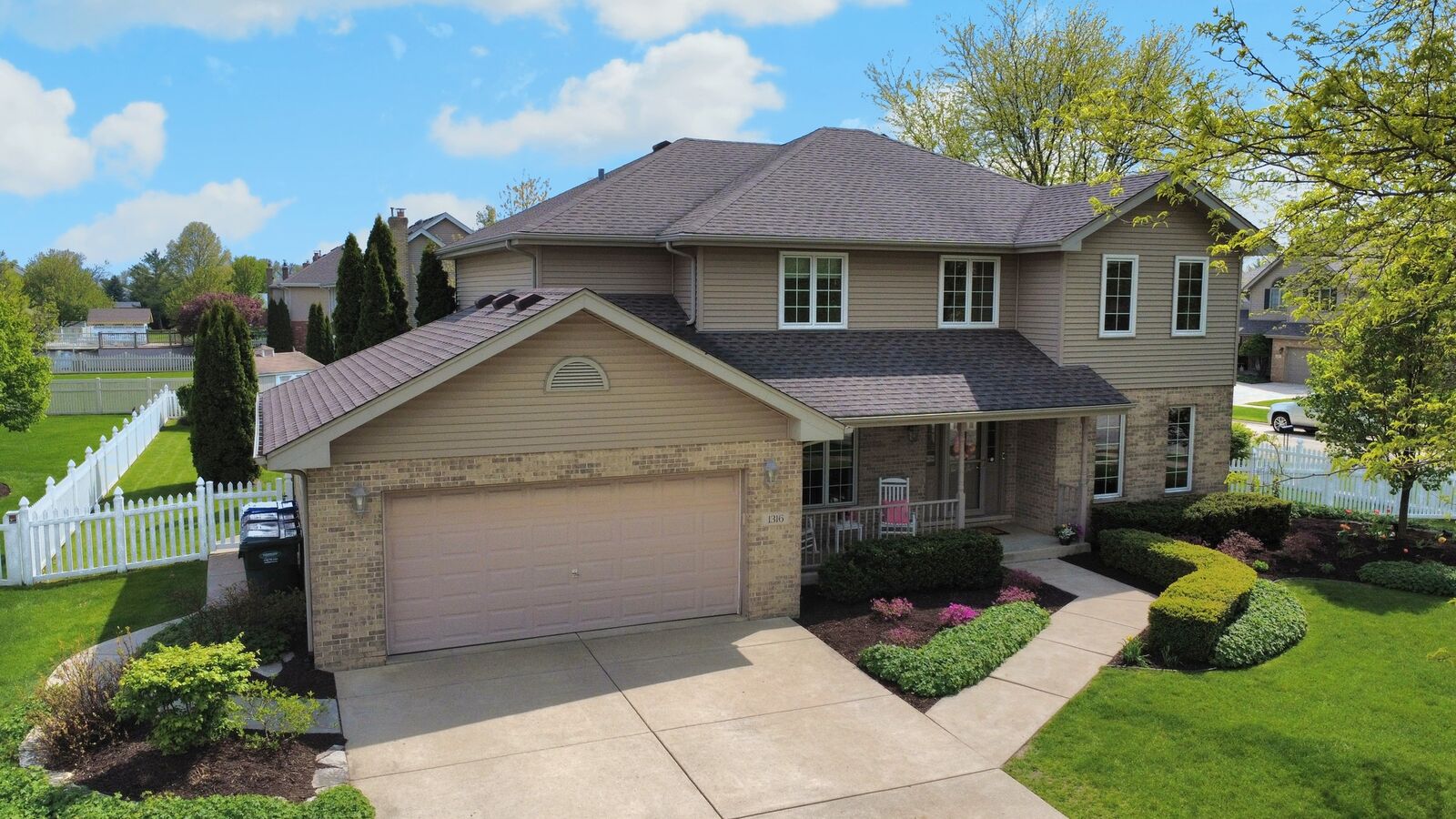 Property Photo: 1316 Lahard Road IL 60451