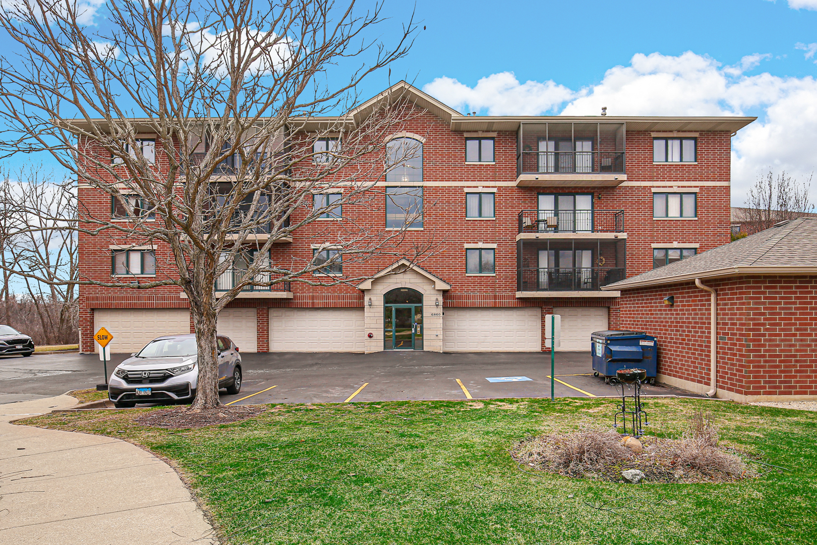 Property Photo: 6860 W Winding Trail 404 IL 60452