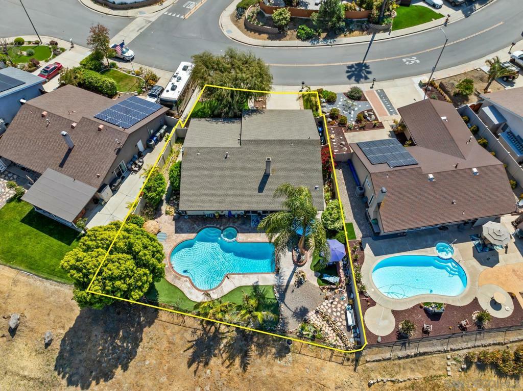 Property Photo: 10952 Avenida Roberta CA 91978