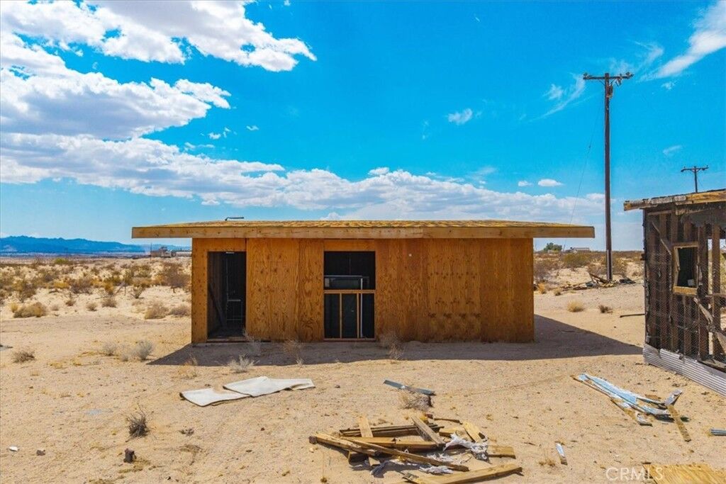 Property Photo:  3790 Mojave Road  CA 92277 