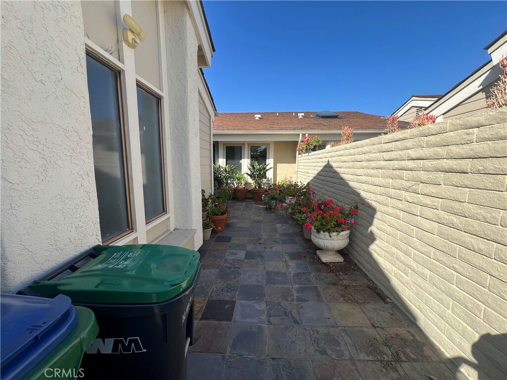 Property Photo: 15 Creekwood 63 CA 92604