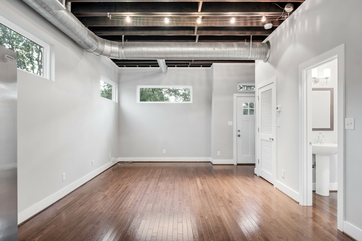 Property Photo: 2225B 24th Ave N TN 37208