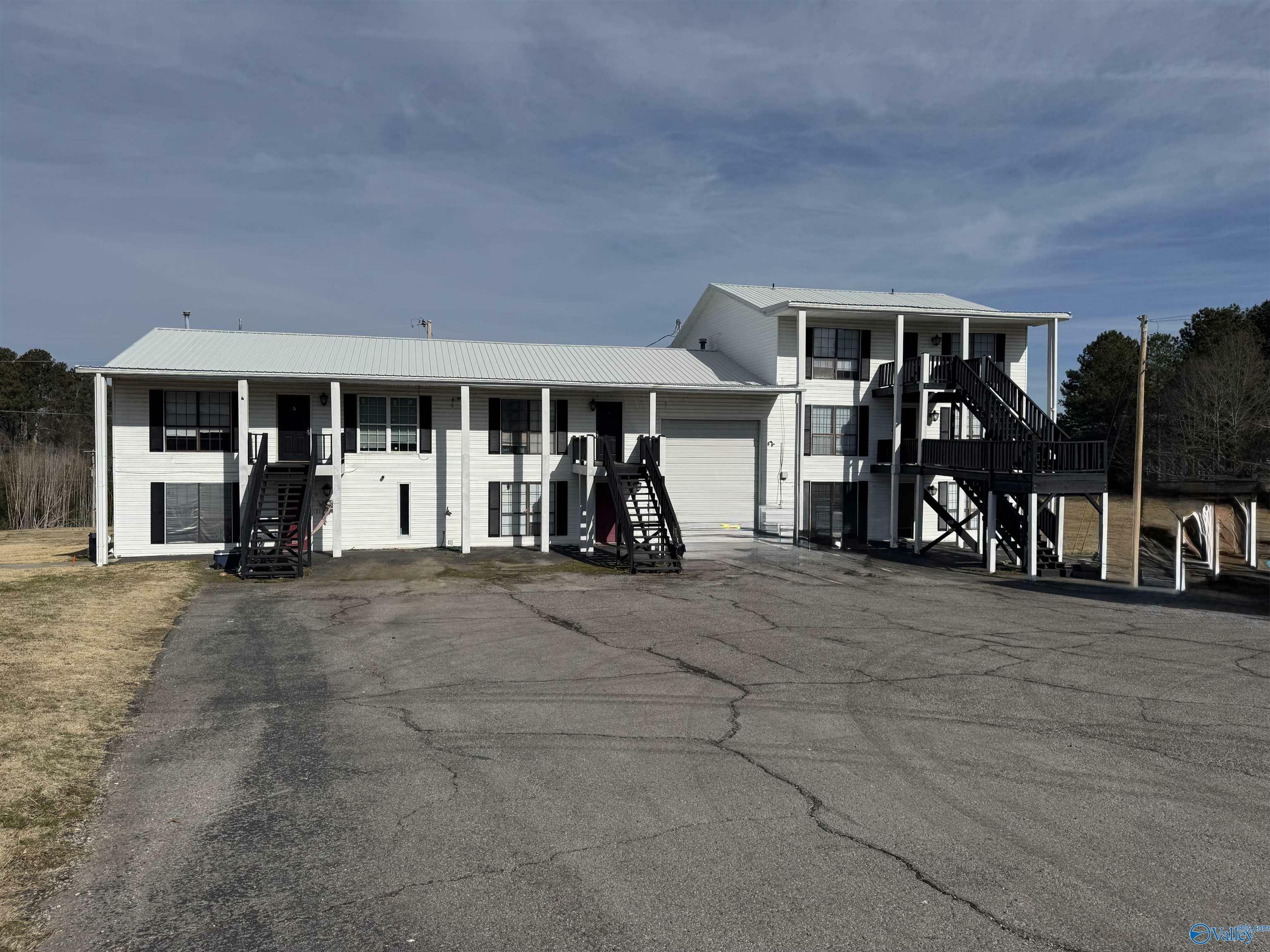 Property Photo: 27 US Hwy 278 E AL 35055