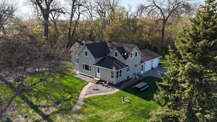 Property Photo:  6035 County Rd 3  ND 58077 