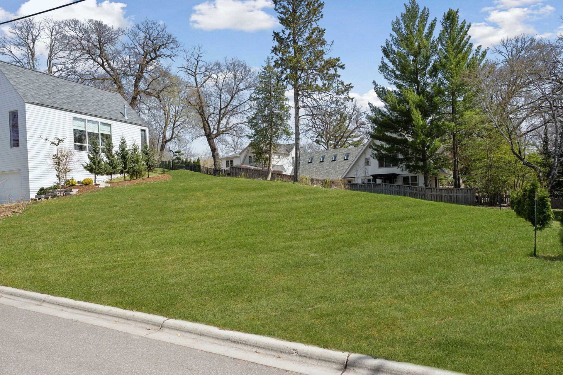 1052 E Circle Drive  Wayzata MN 55391 photo