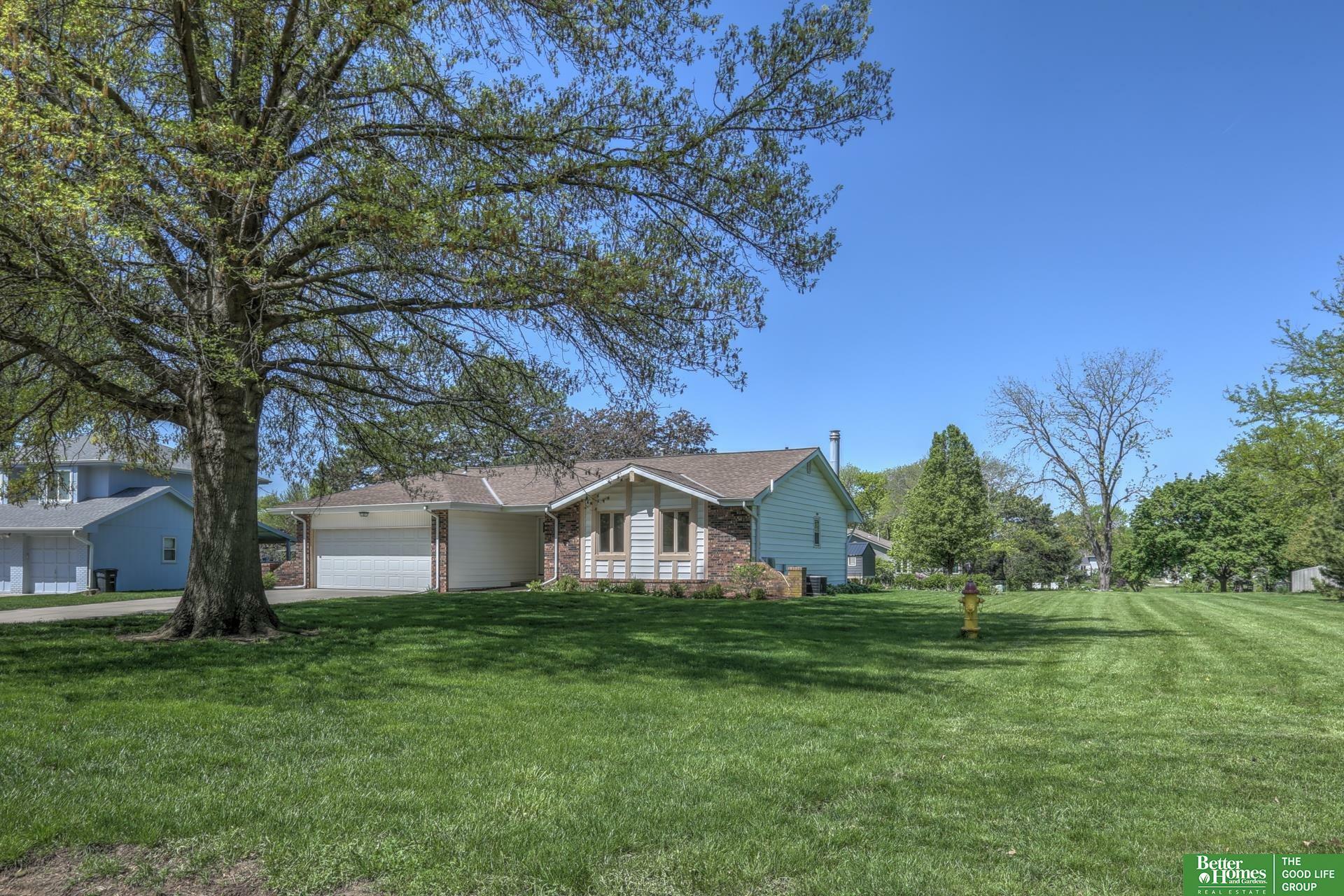 Property Photo: 1330 N 148th Plaza NE 68154