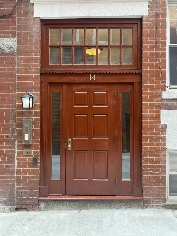 Property Photo: 14 Cleveland Pl 2 MA 02113
