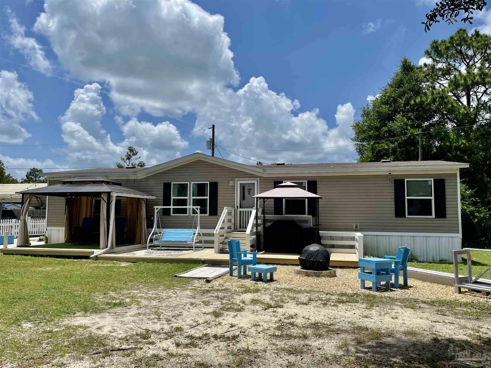 Property Photo:  763 Golden Ct  FL 32539 