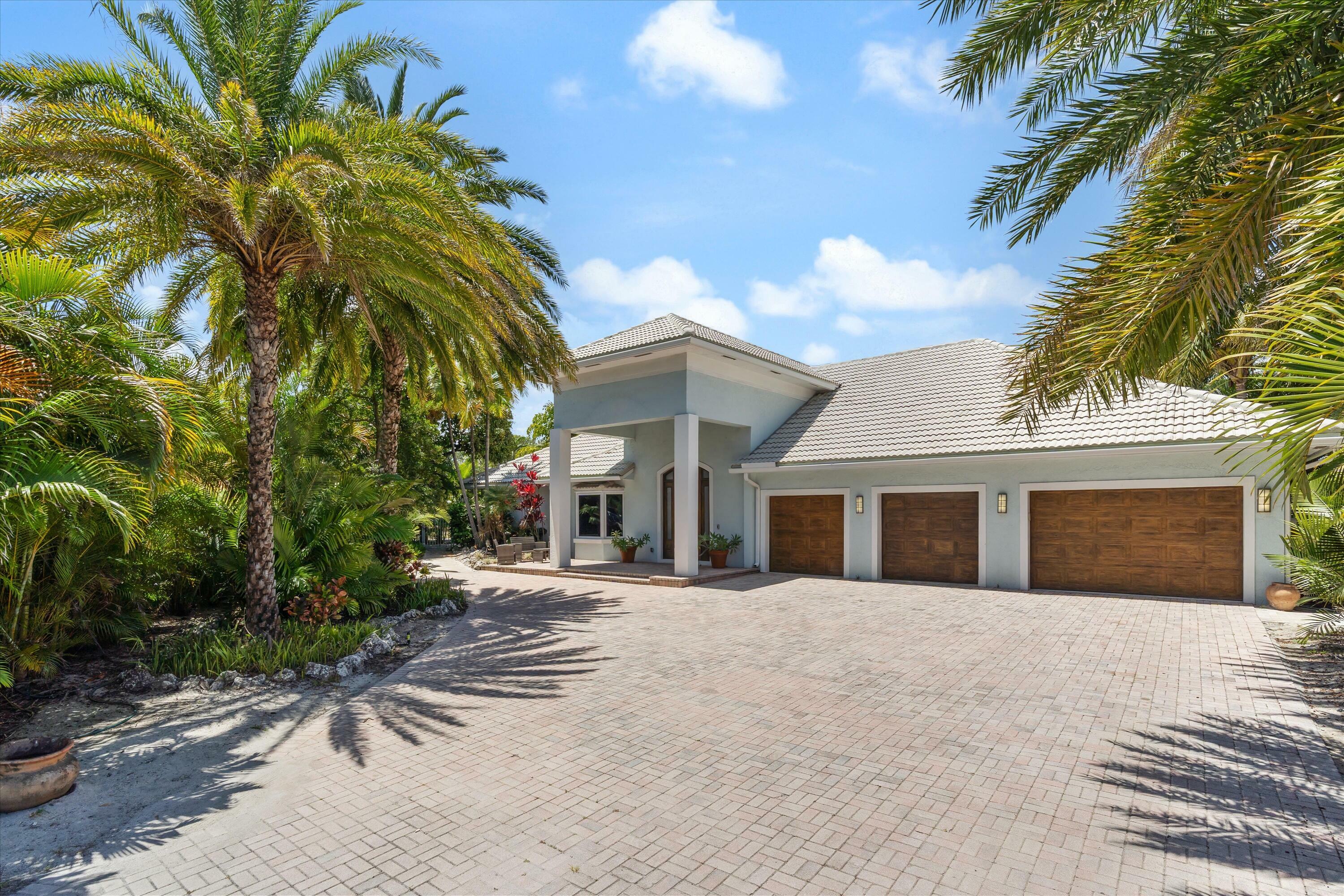 Property Photo: 2311 NE NE 47 St Street FL 33064