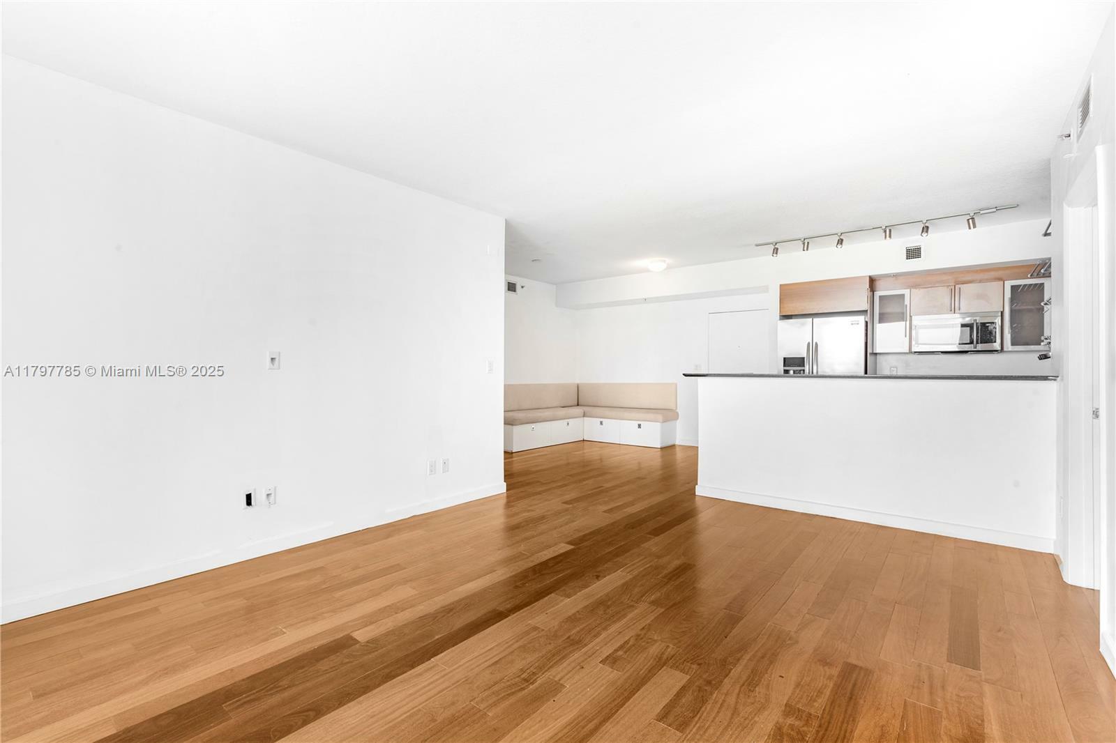 Property Photo: 325 S Biscayne Blvd 3222 FL 33131