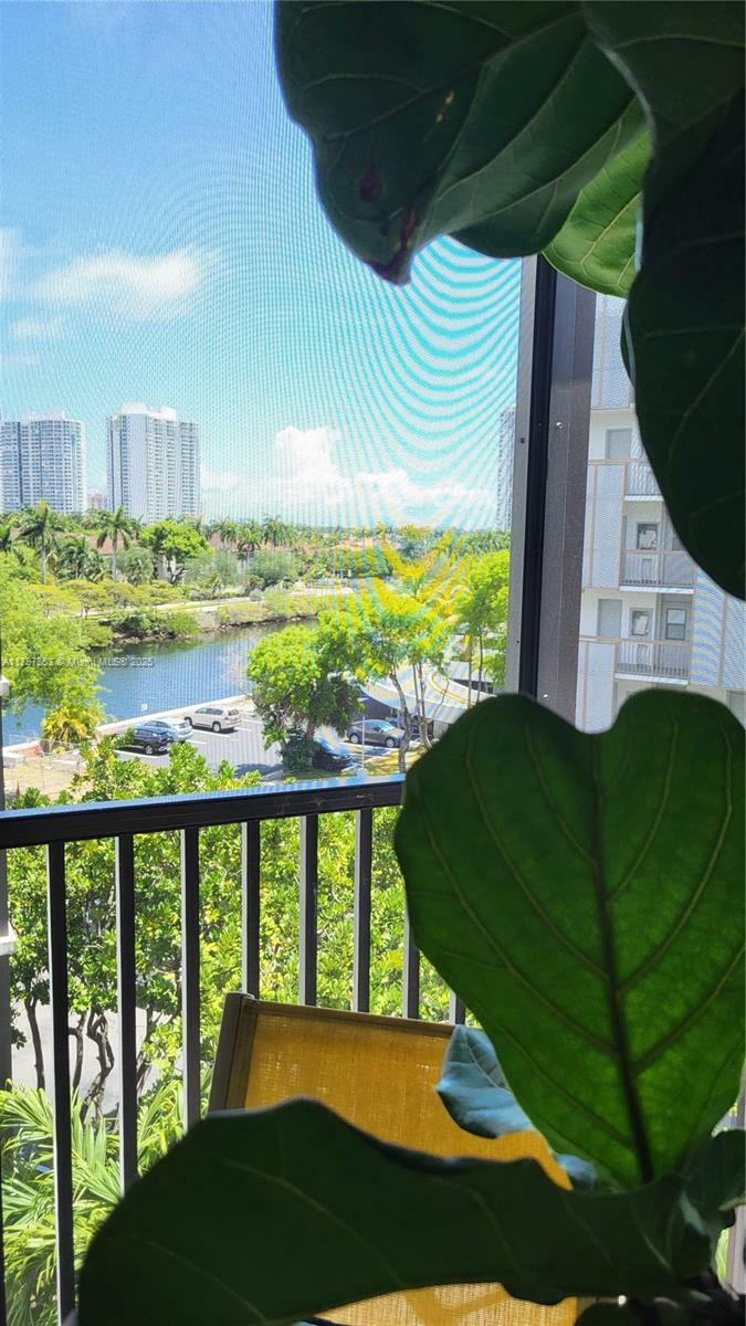 Property Photo: 3475 N Country Club Dr 614 FL 33180