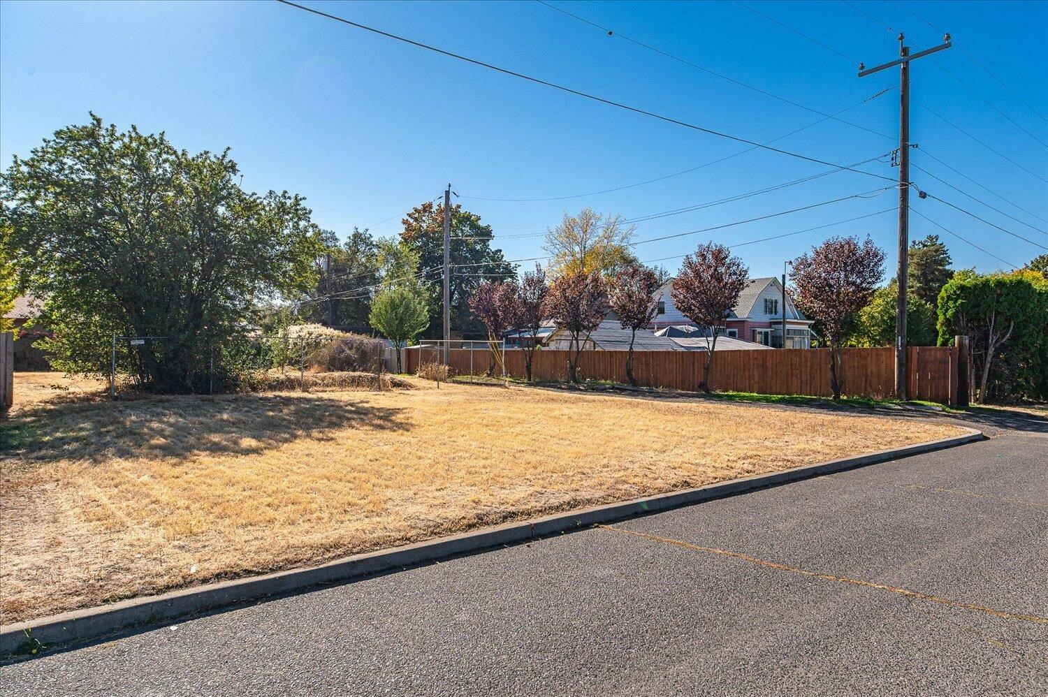 Property Photo: 1222 E Marietta Ave WA 99207