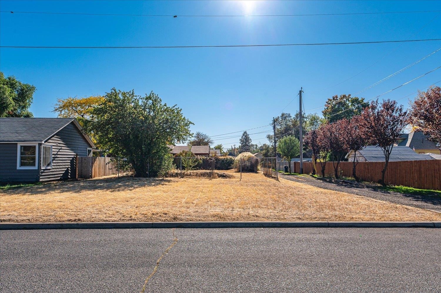 Property Photo: 1222 E Marietta Ave WA 99207