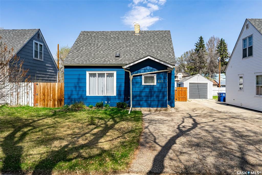 Photo de la propriété:  217 Ash Street  SK S7J 0J9 