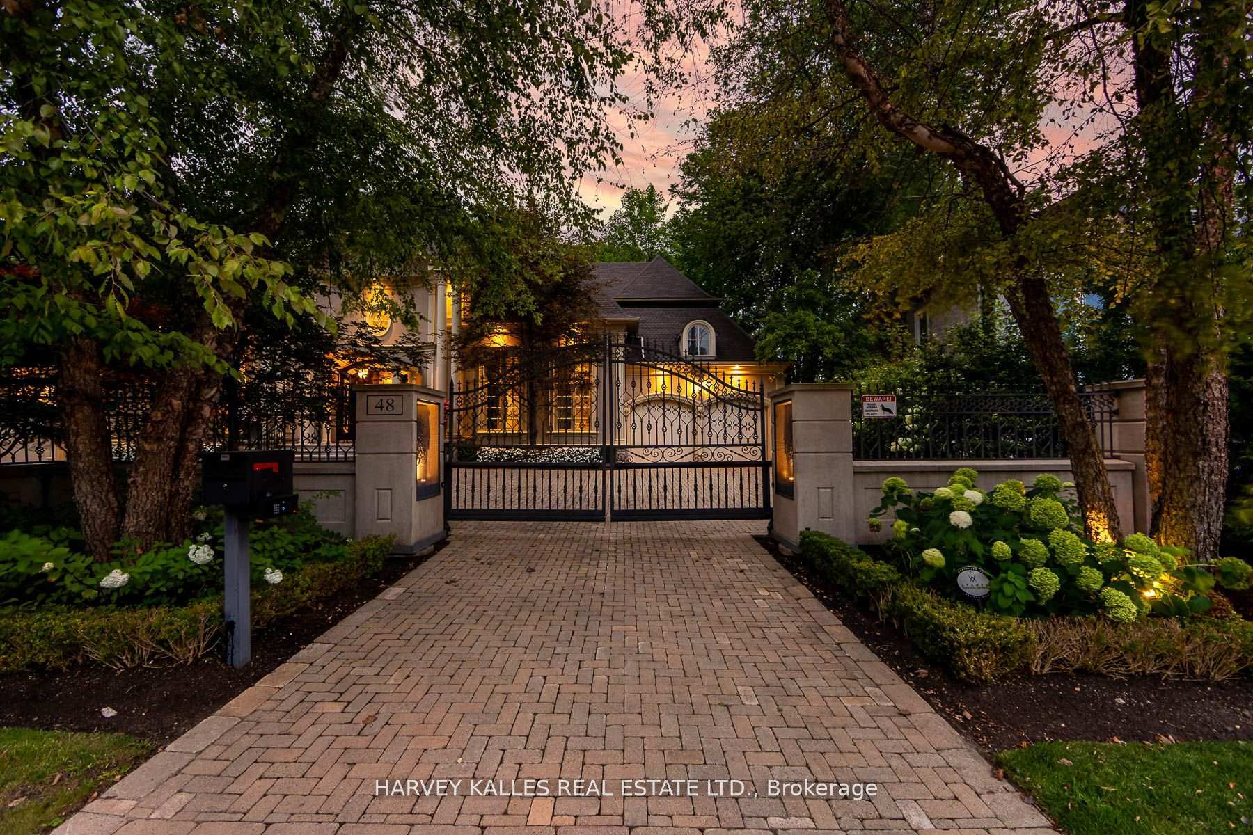 Property Photo: 48 Wimpole Drive ON M2L 2L3