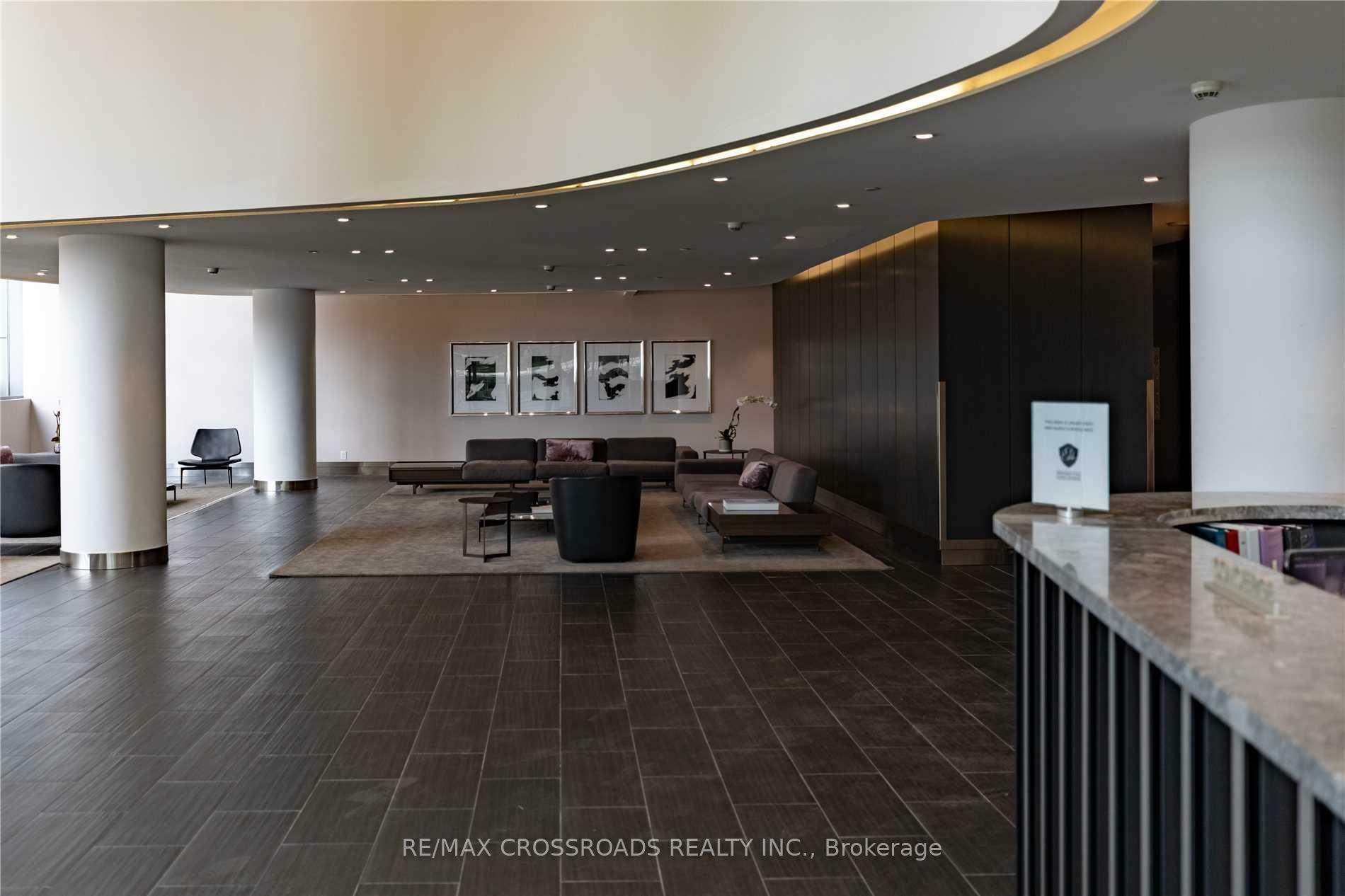 Property Photo: 1815 Yonge Street 605 ON M4T 2A4