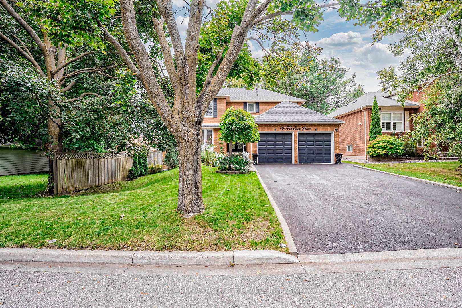 Property Photo: 98 Frederick Street ON L1N 3T4
