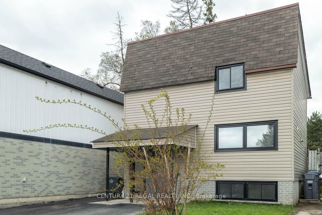 Photo de la propriété:  30 Hercules Court  ON L6S 1X6 