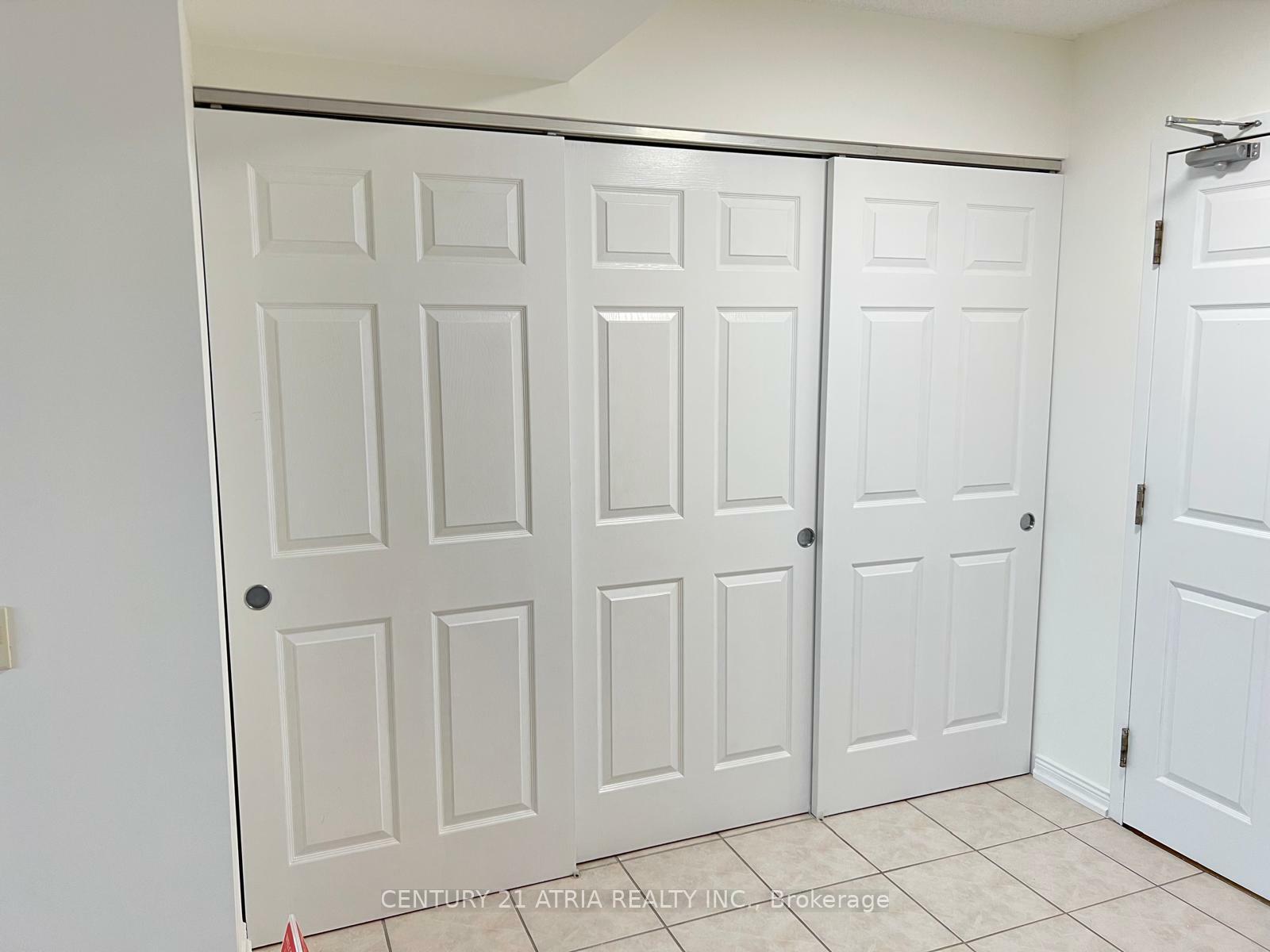 Property Photo: 2800 Warden Avenue 904 ON M1W 3Z6