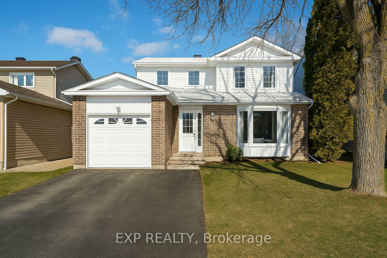 16 Weybridge Drive  Barrhaven ON K2J 2X2 photo