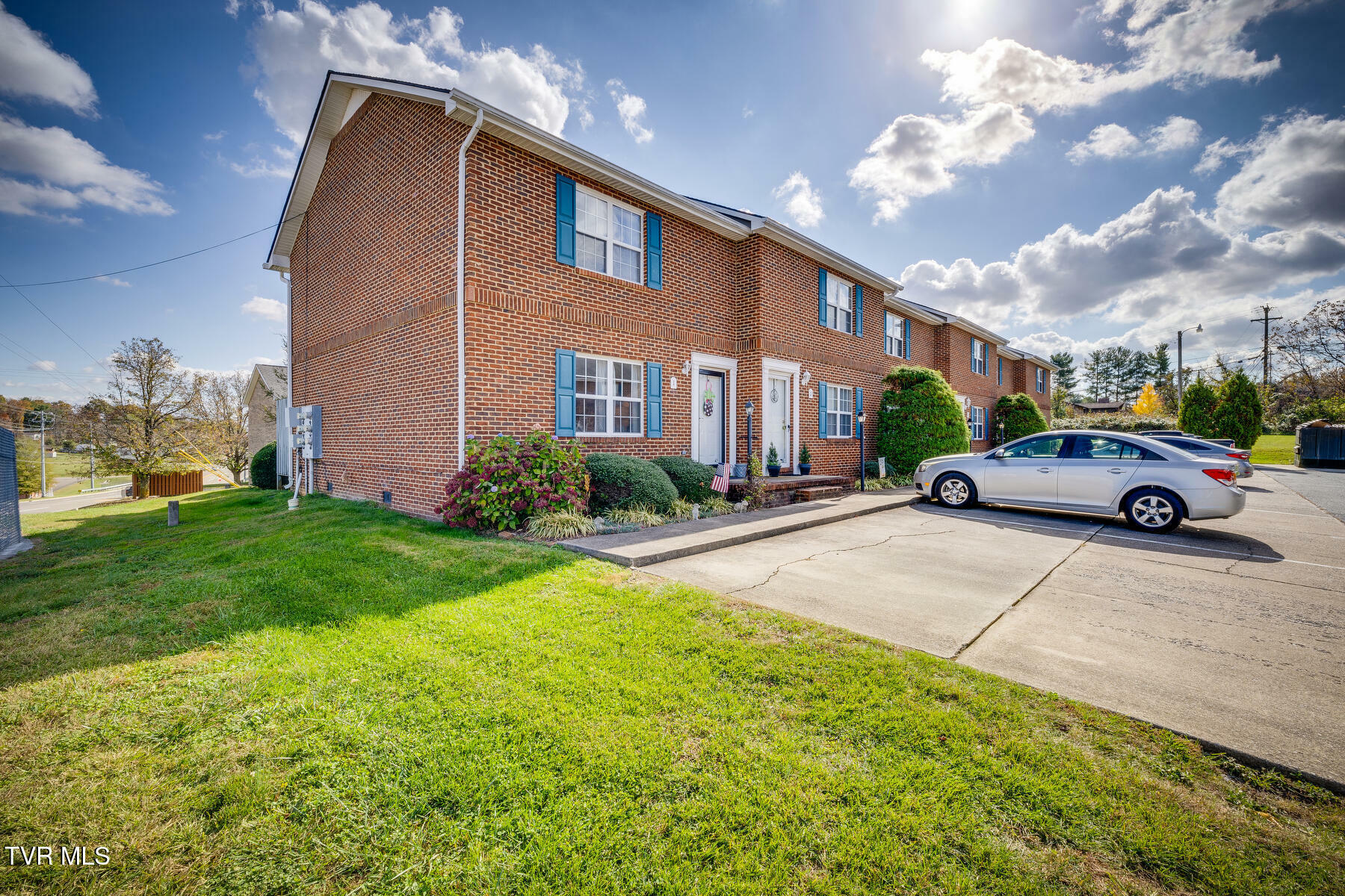 Property Photo: 1 Lexington Court TN 37615