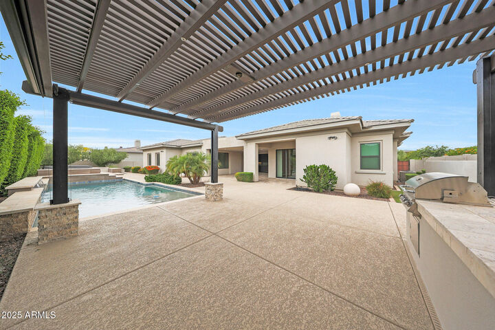 Property Photo:  2735 E Kingbird Drive  AZ 85297 