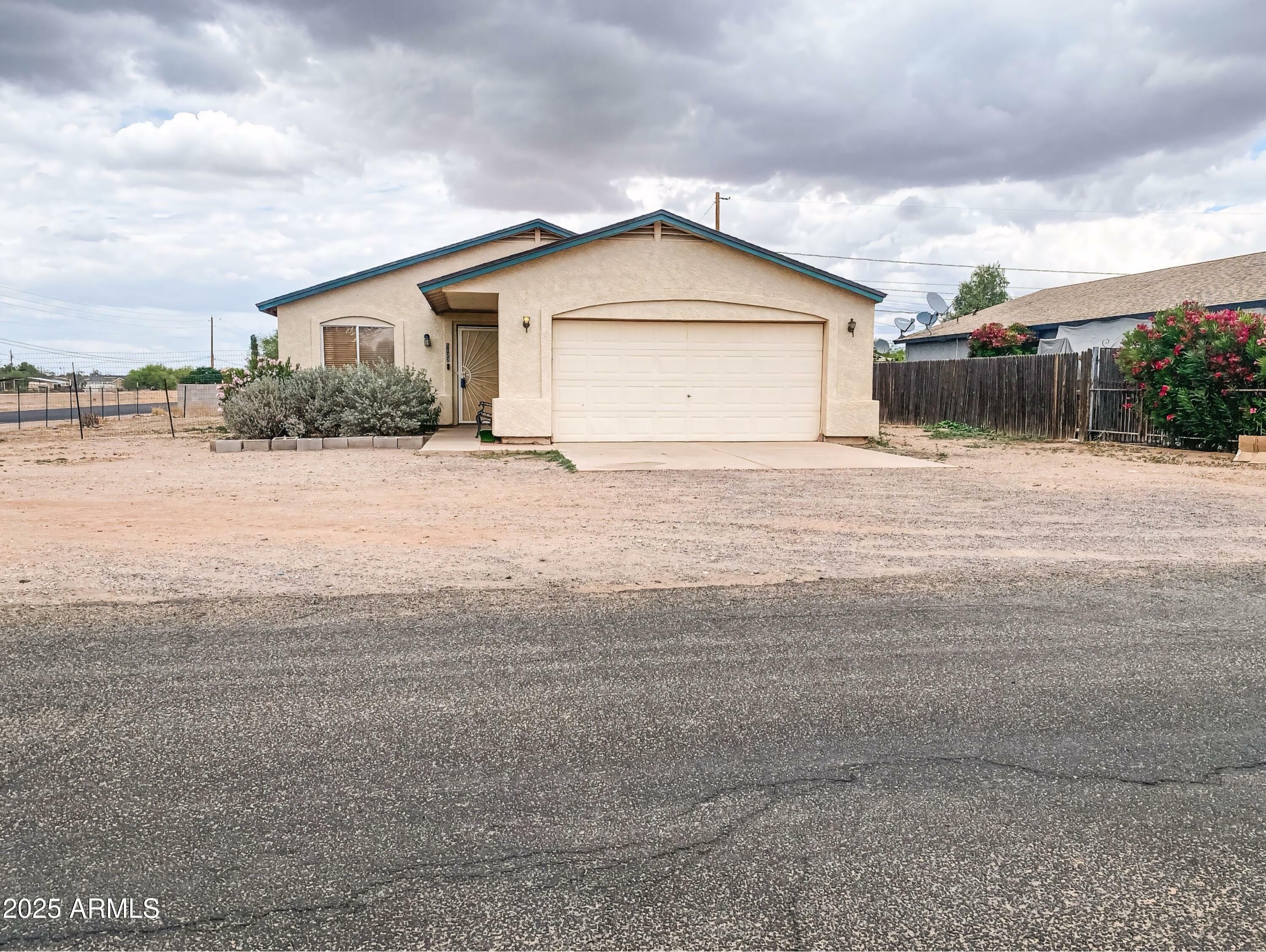 Property Photo: 5122 E Shadow Lane AZ 85140