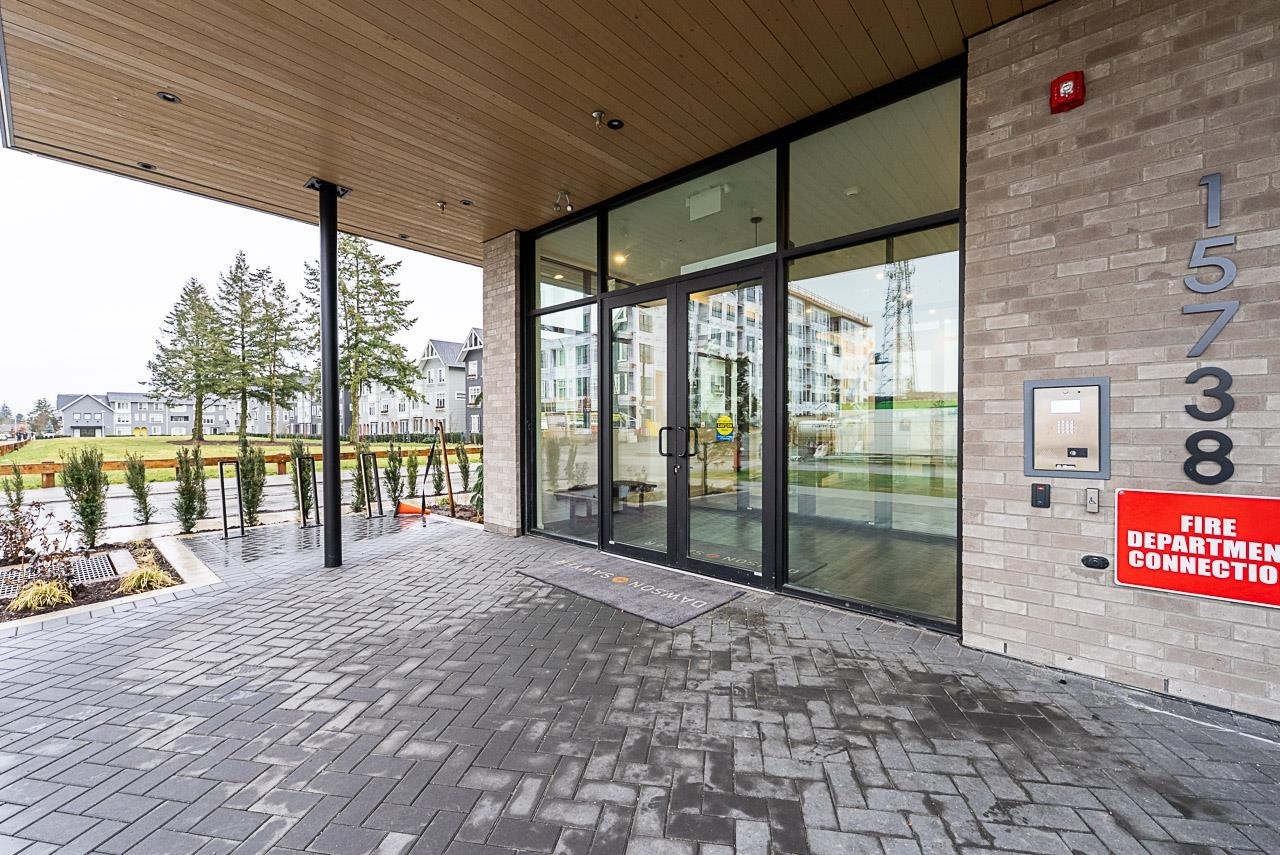 Photo de la propriété: 15738 85 Avenue 506 BC V4N 6Y1