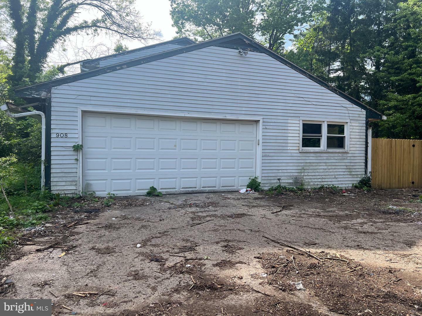 Property Photo: 908 W Walnut Street PA 17043