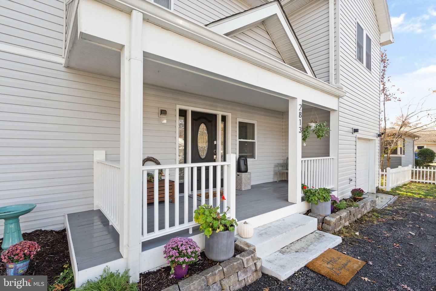 2813 Woodlawn Trail  Alexandria VA 22306 photo
