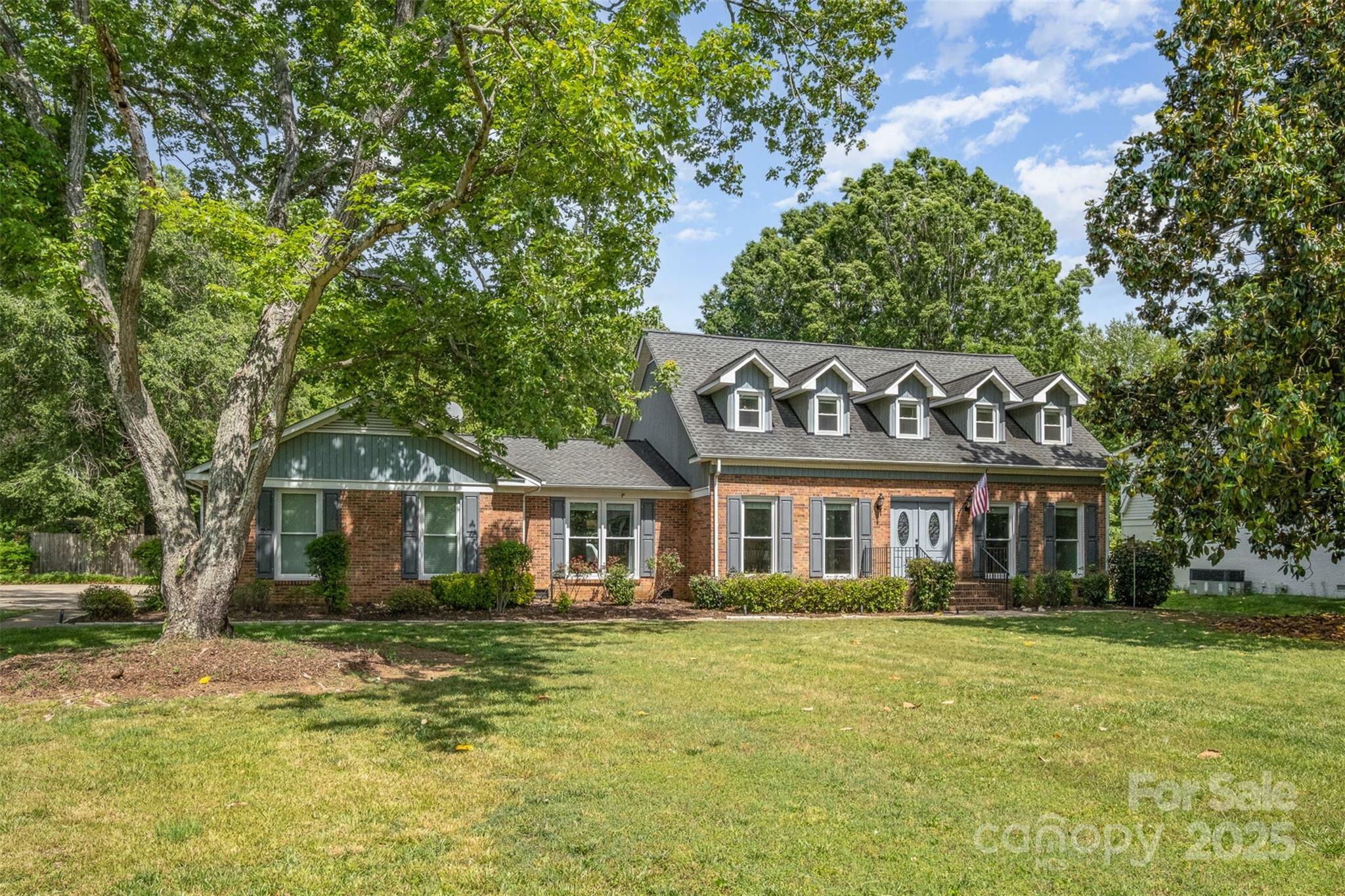 Property Photo: 6040 Morris Farm Lane NC 28227