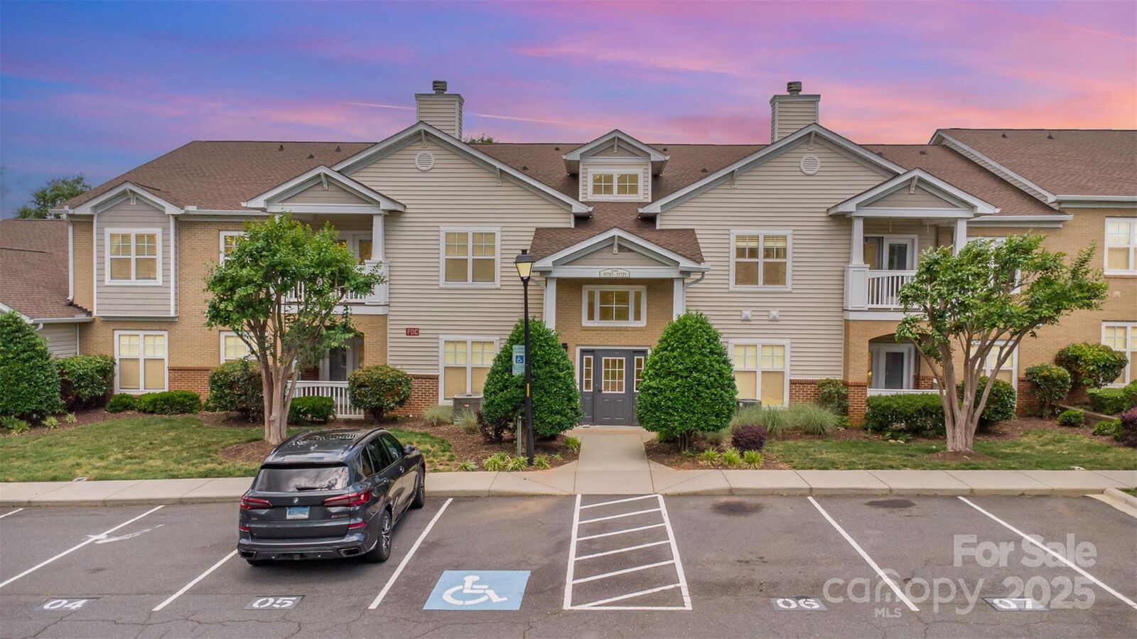 Property Photo:  11707 Ridgeway Park Drive  NC 28277 