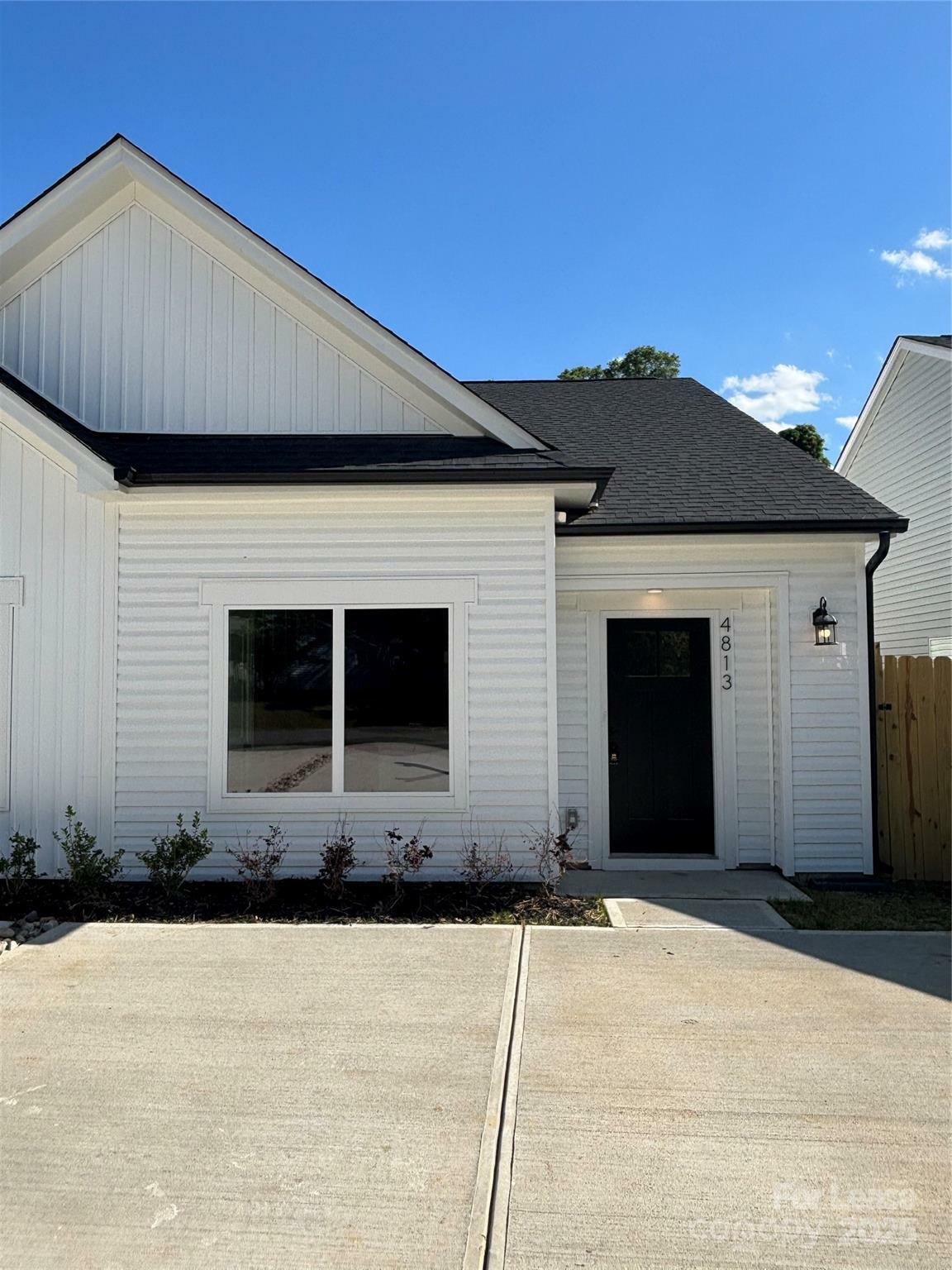 Property Photo: 4813 Victoria Avenue NC 28269